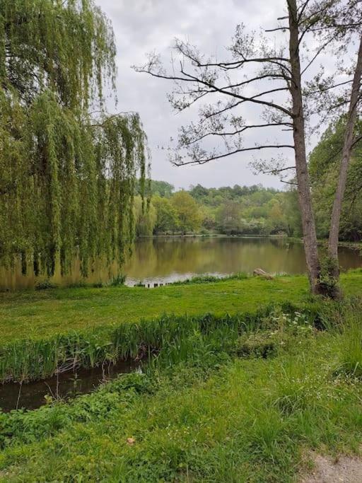 Le Calme A La Source Villa Brechamps Exteriör bild